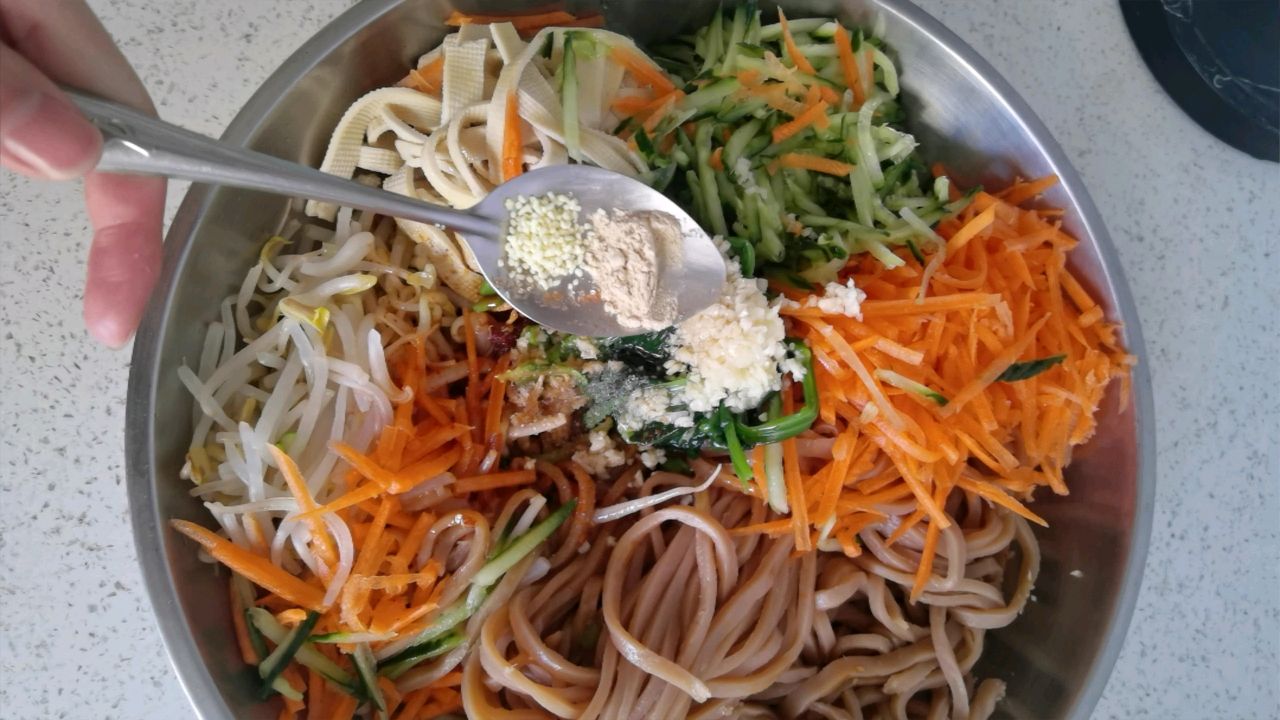 凉拌莜面