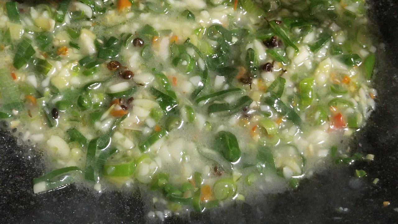 凉拌蒸茄子（尖椒蒜香味）
