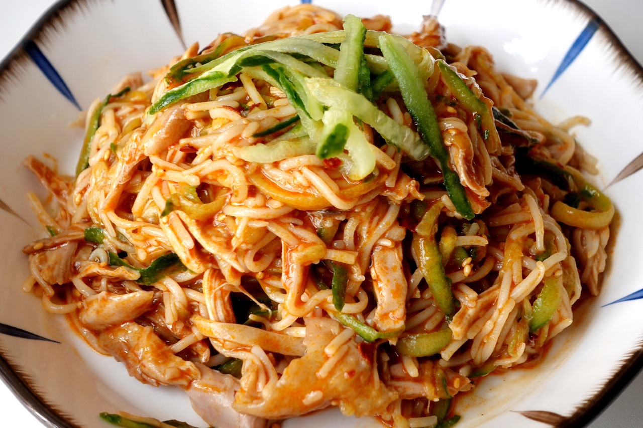 零厨艺也不会失败的麻辣鸡丝凉面