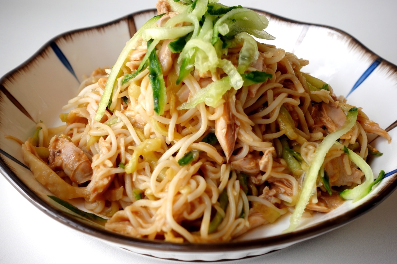 零厨艺也不会失败的麻辣鸡丝凉面