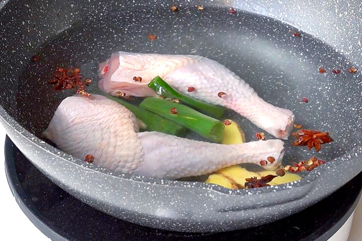 零厨艺也不会失败的麻辣鸡丝凉面