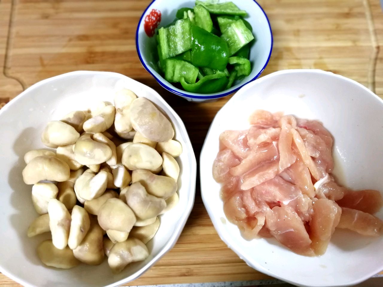 菱角炒鸡肉