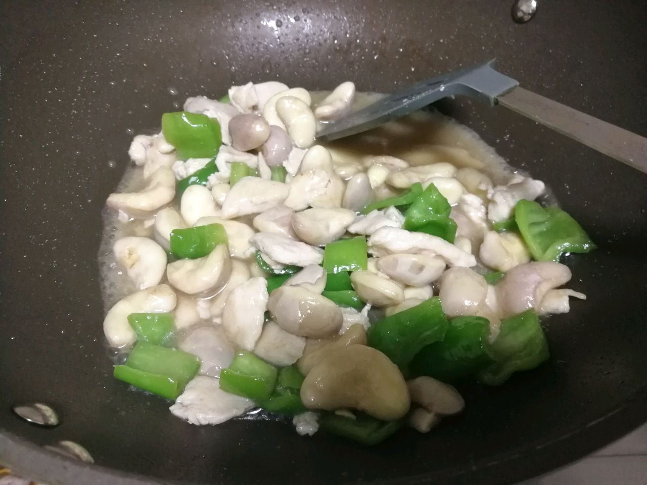 菱角炒鸡肉