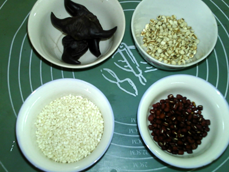 菱角红豆薏苡糯米饭