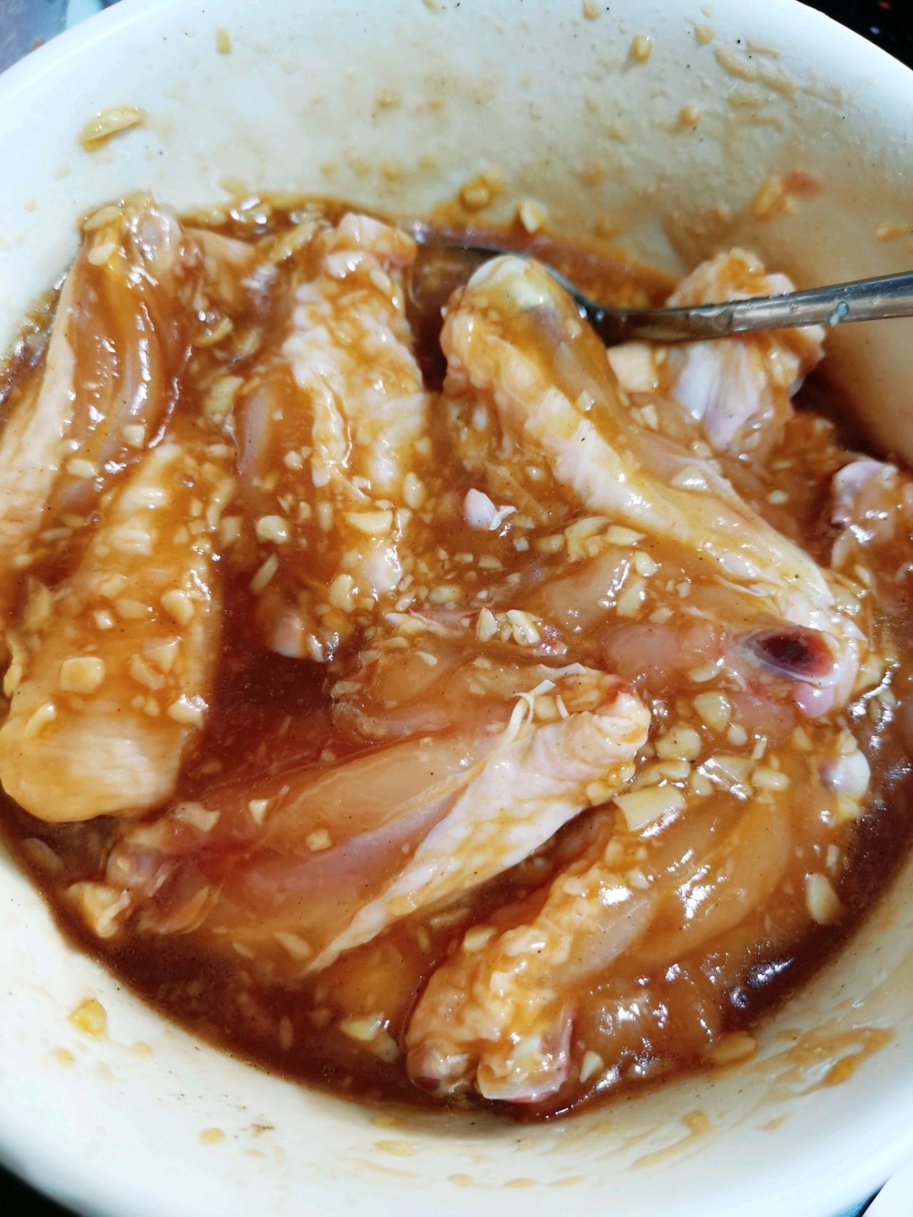 另类蒜香鸡翅，好做好吃。