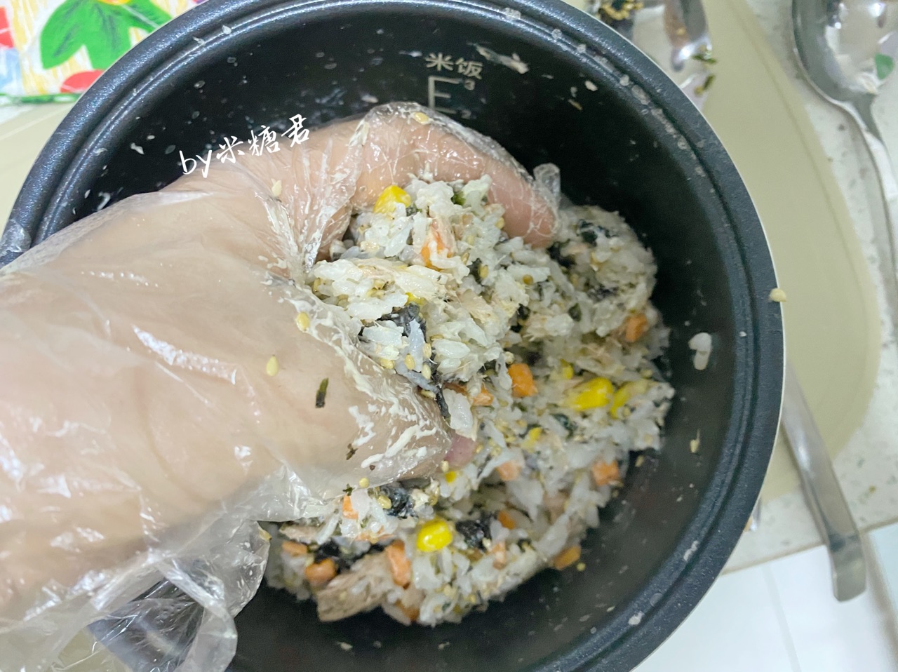 零难度get韩剧同款：金枪鱼沙拉饭团