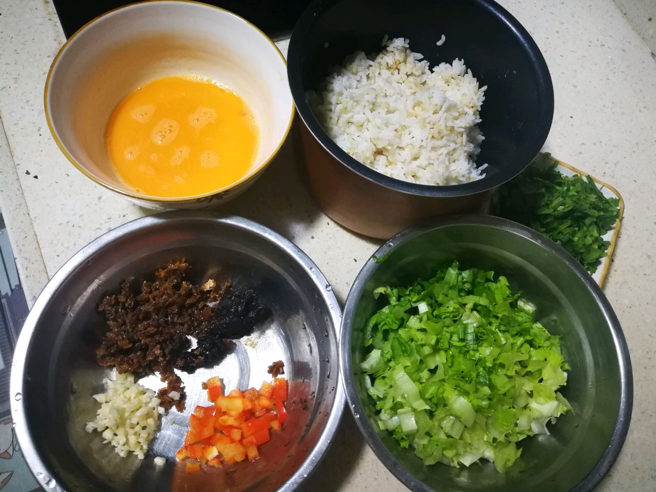 鲮鱼麦菜炒饭