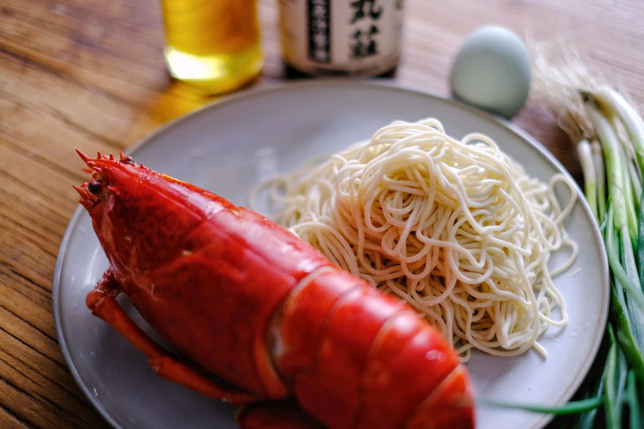 龙虾虾子葱油面
