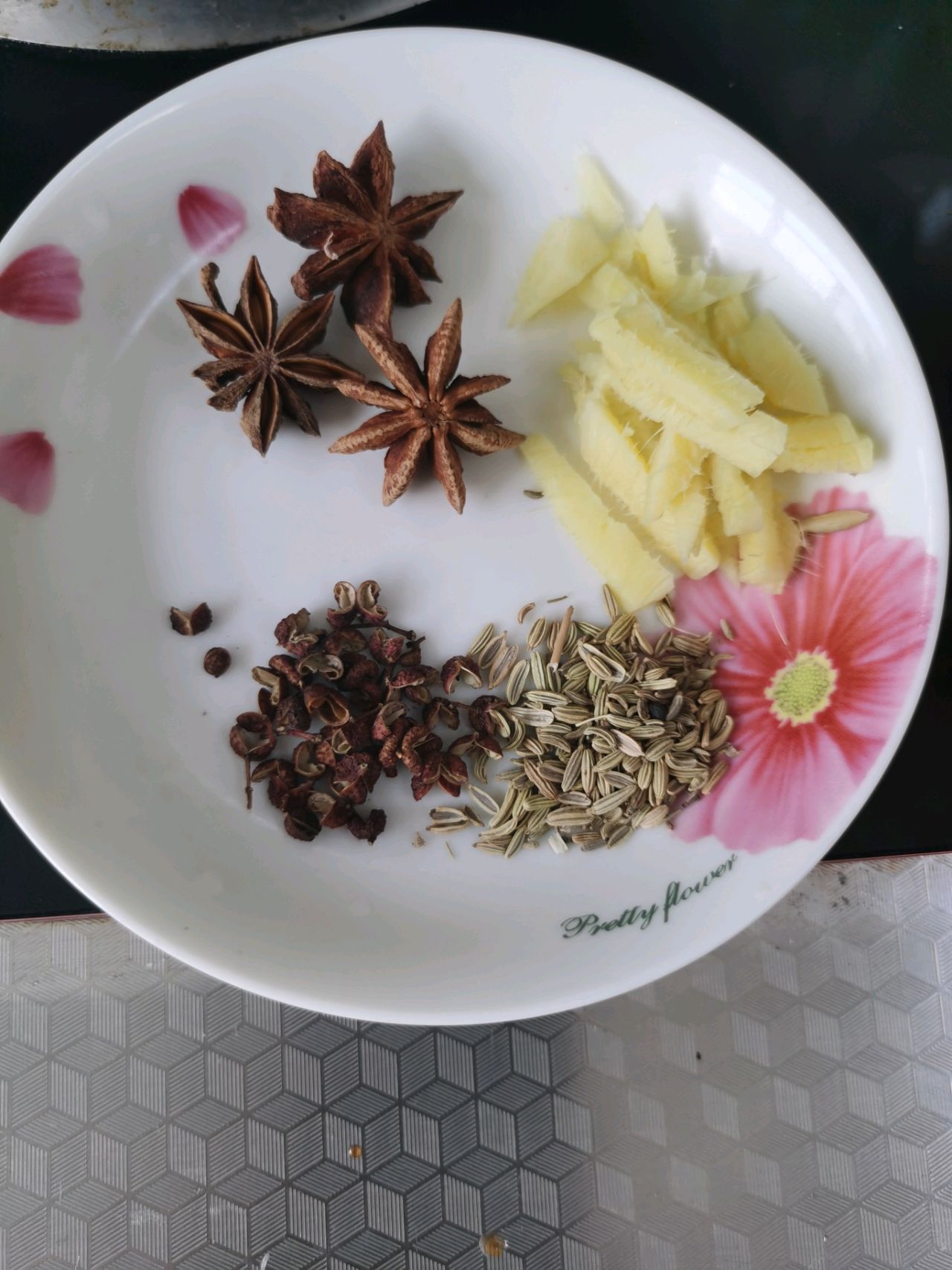 卤菜翅根鸡爪