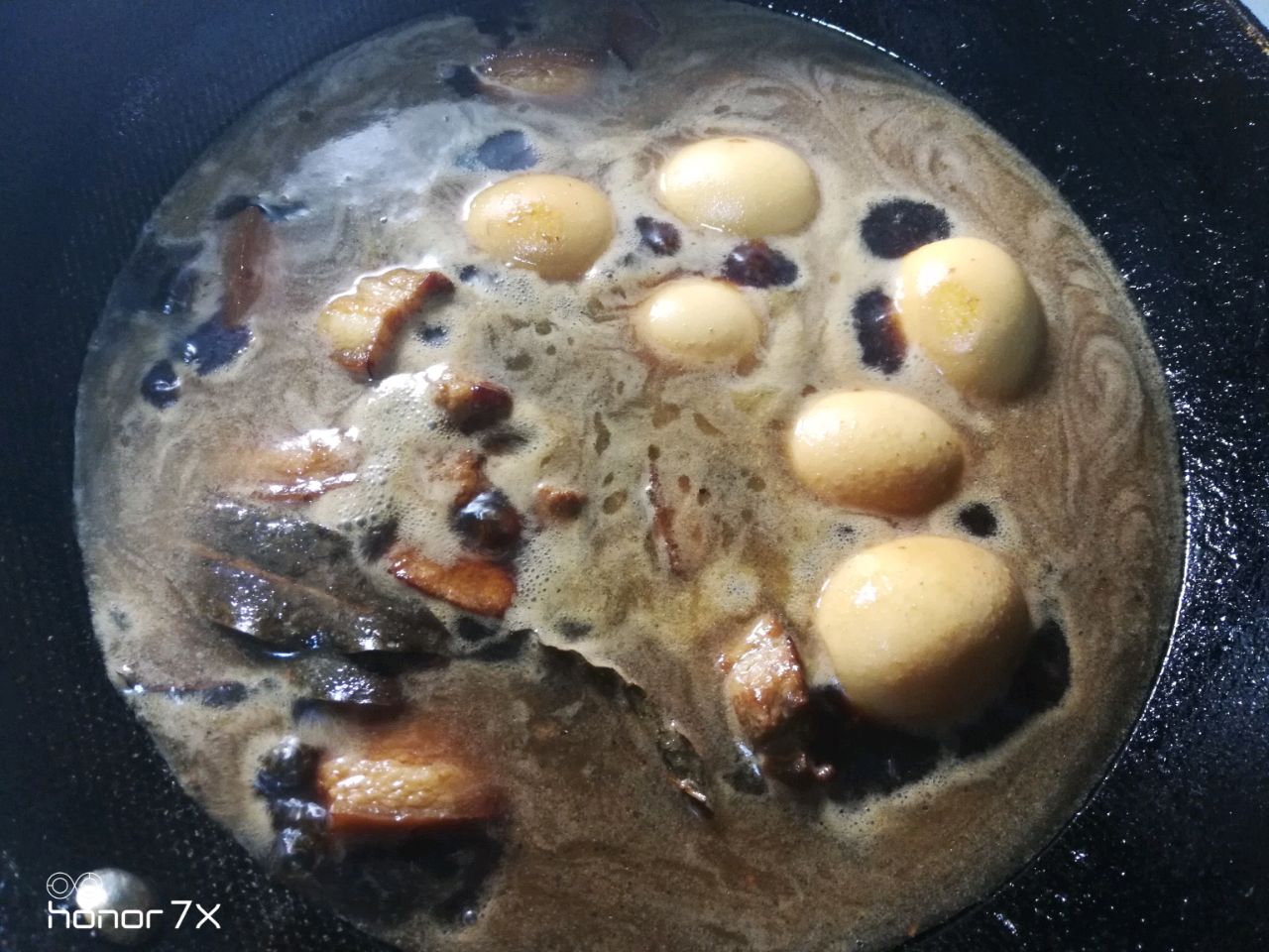 卤蛋红烧肉