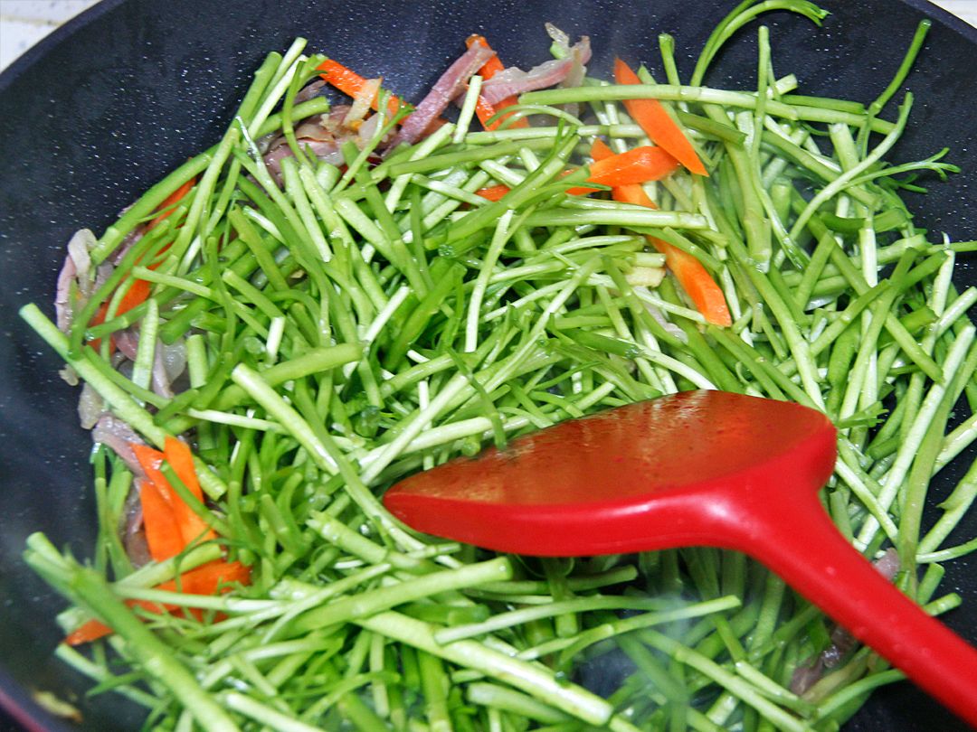 芦蒿炒咸肉