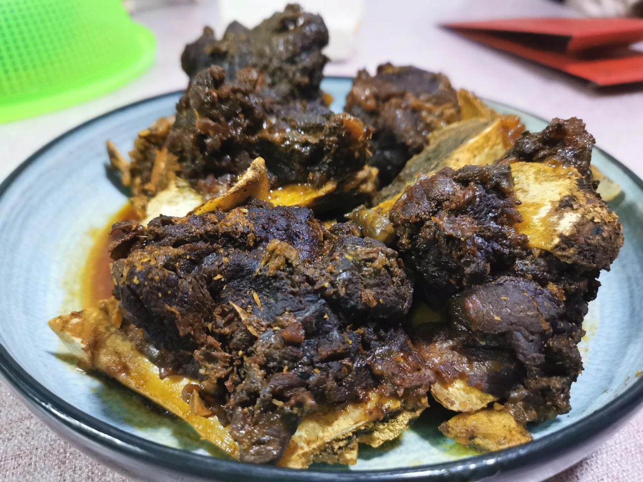 卤牛骨