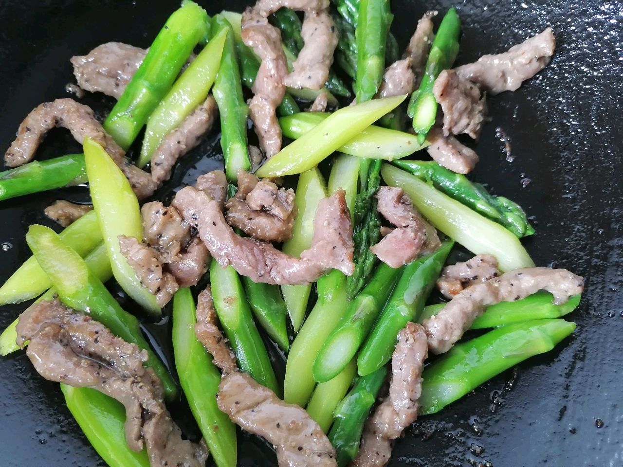 芦笋炒牛肉