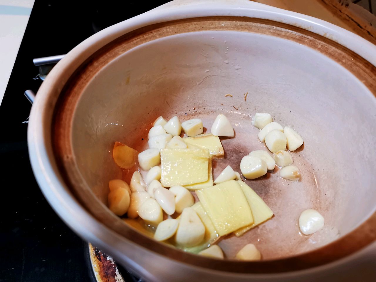 鲈鱼煲