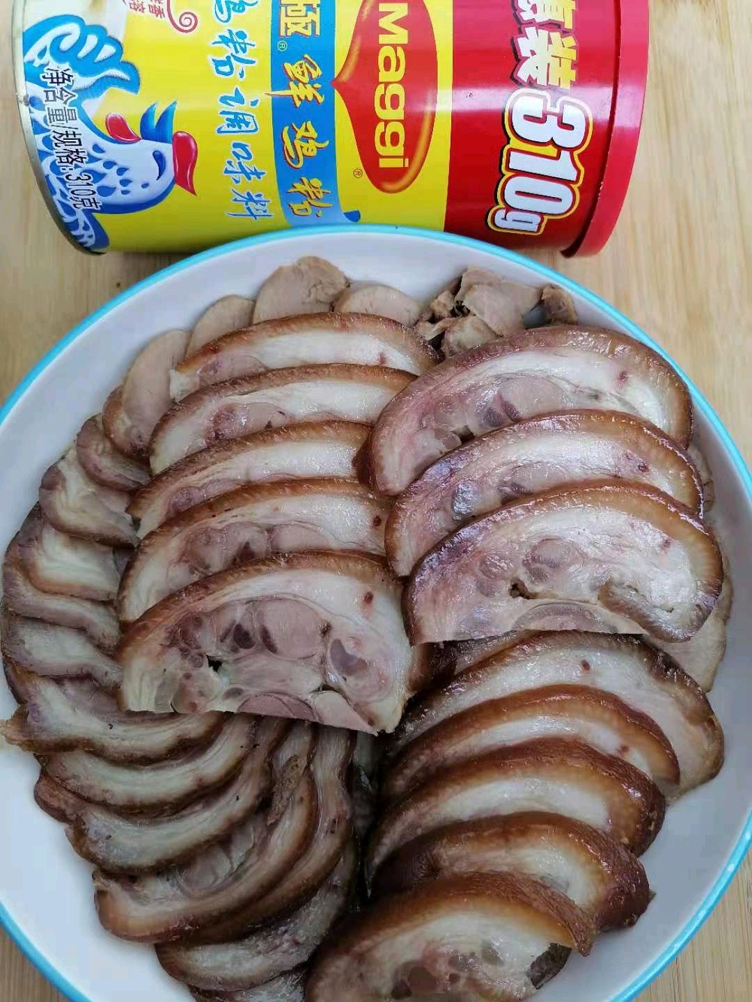 卤肘子