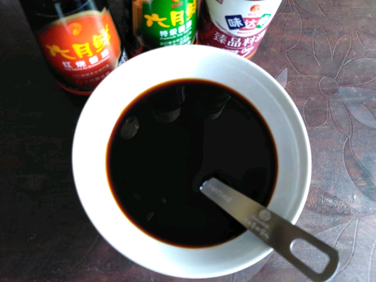 卤猪尾