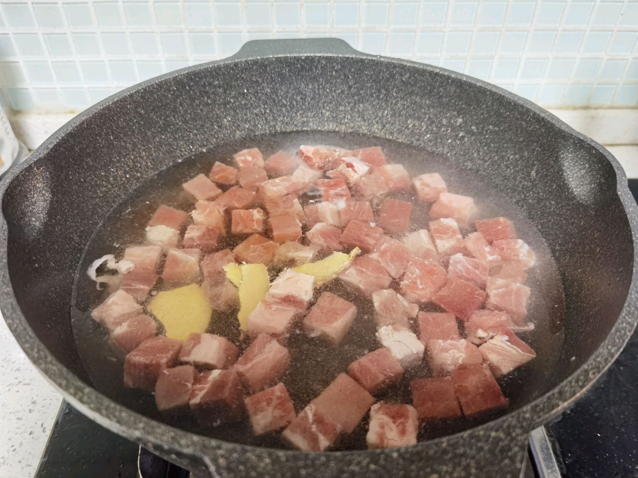 乱炖萝卜牛腩