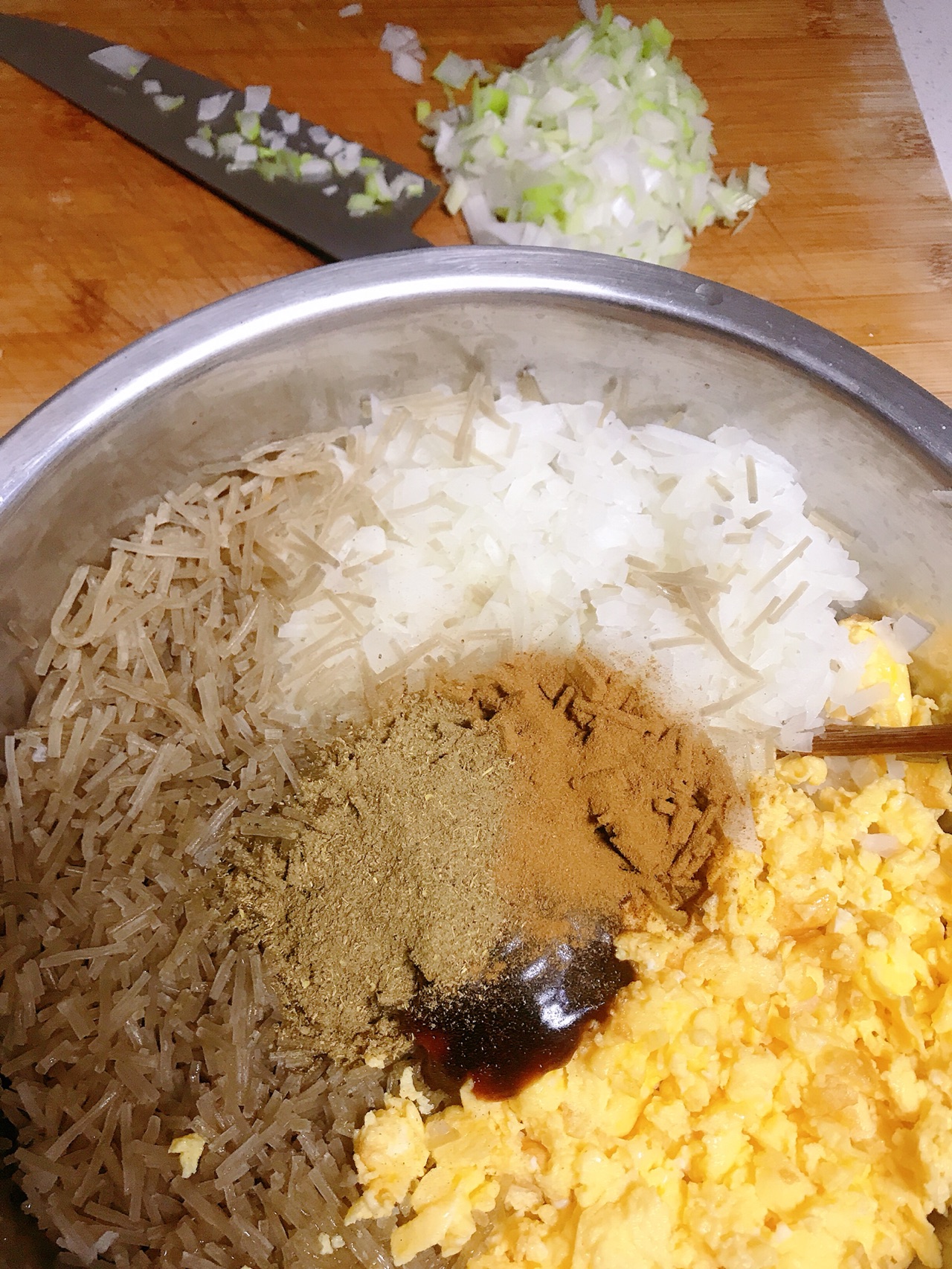 萝卜粉丝鸡蛋馅制作