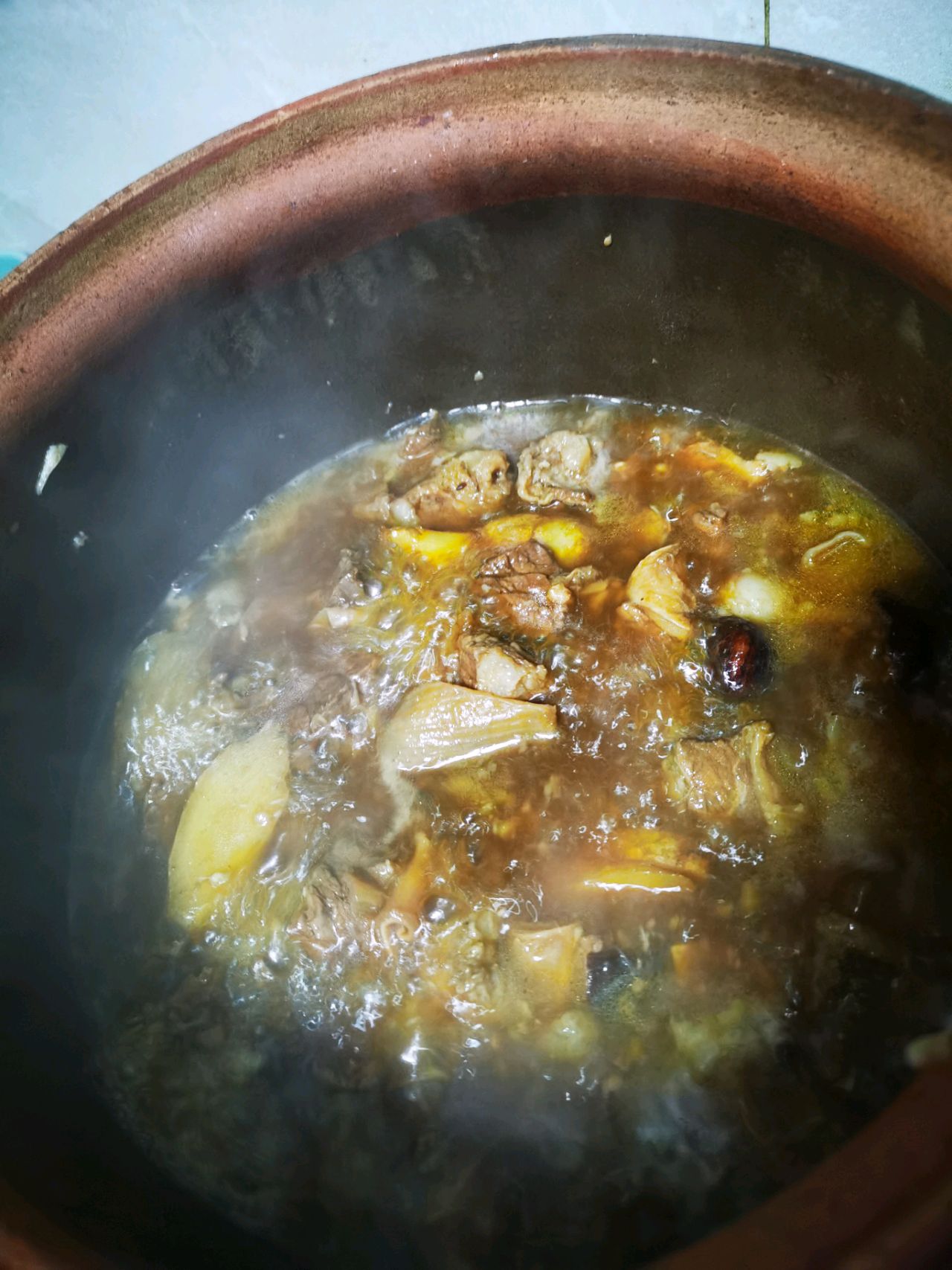 萝卜腐竹牛腩煲