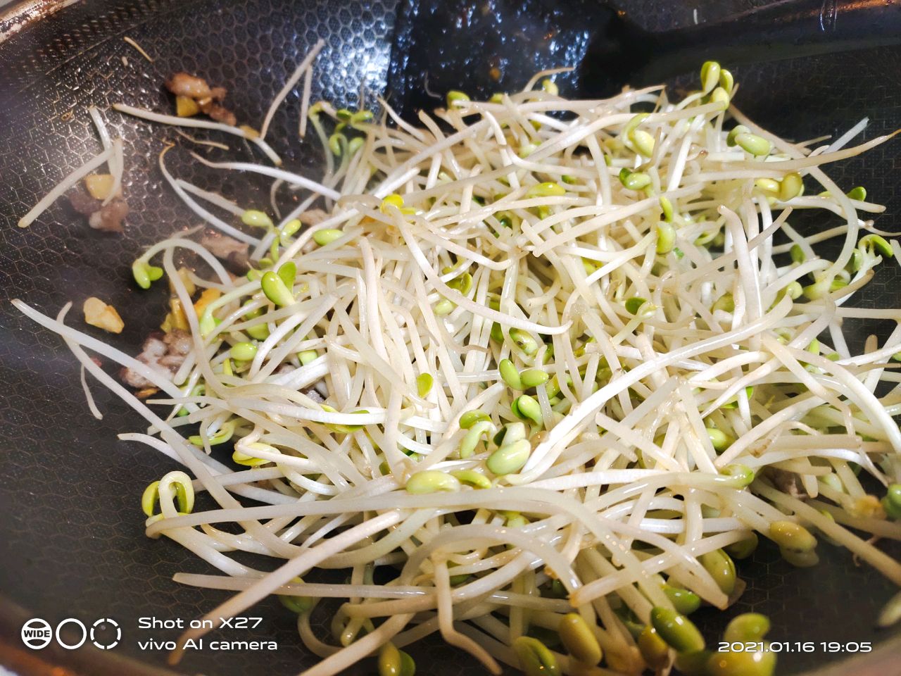 萝卜干肉丁炒豆芽