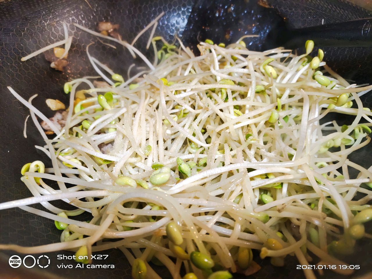 萝卜干肉丁炒豆芽