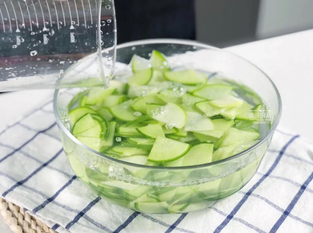 萝卜花生酱菜