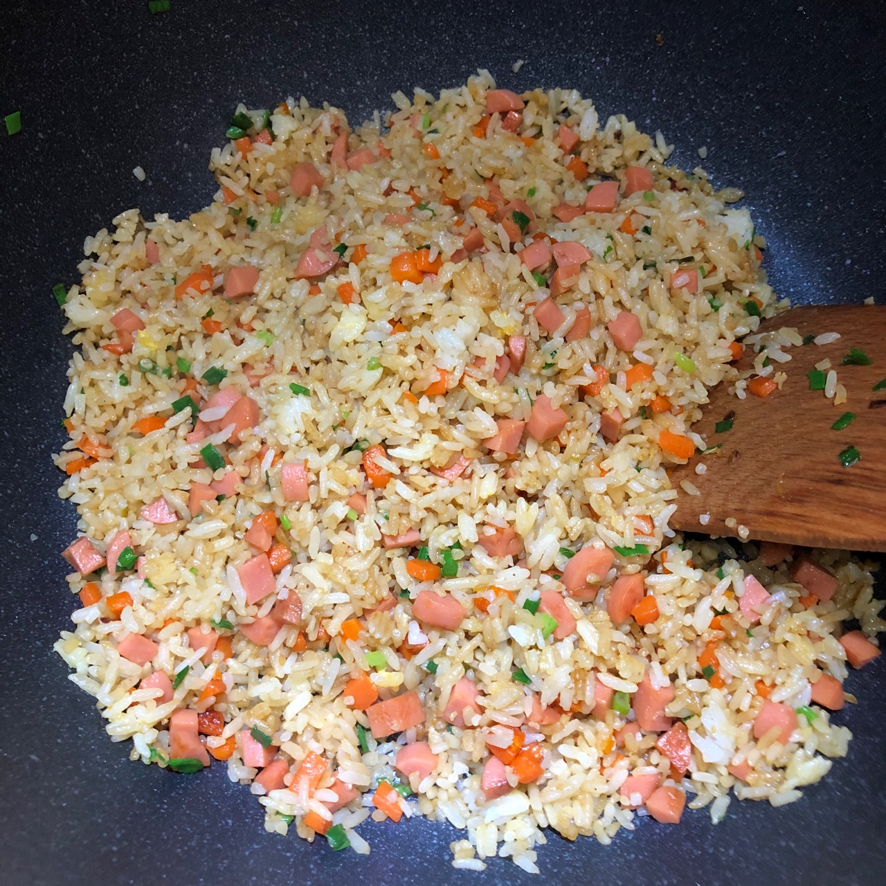 萝卜火腿蛋炒饭