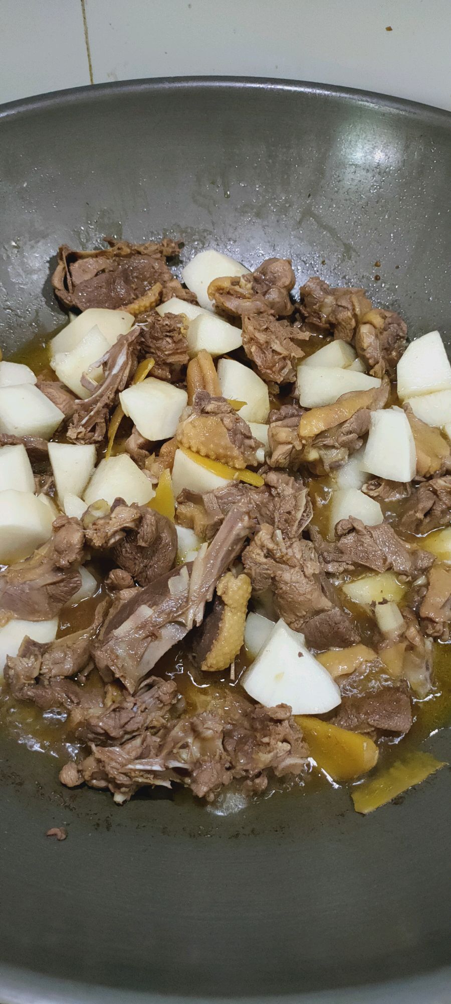 萝卜闷鸭肉