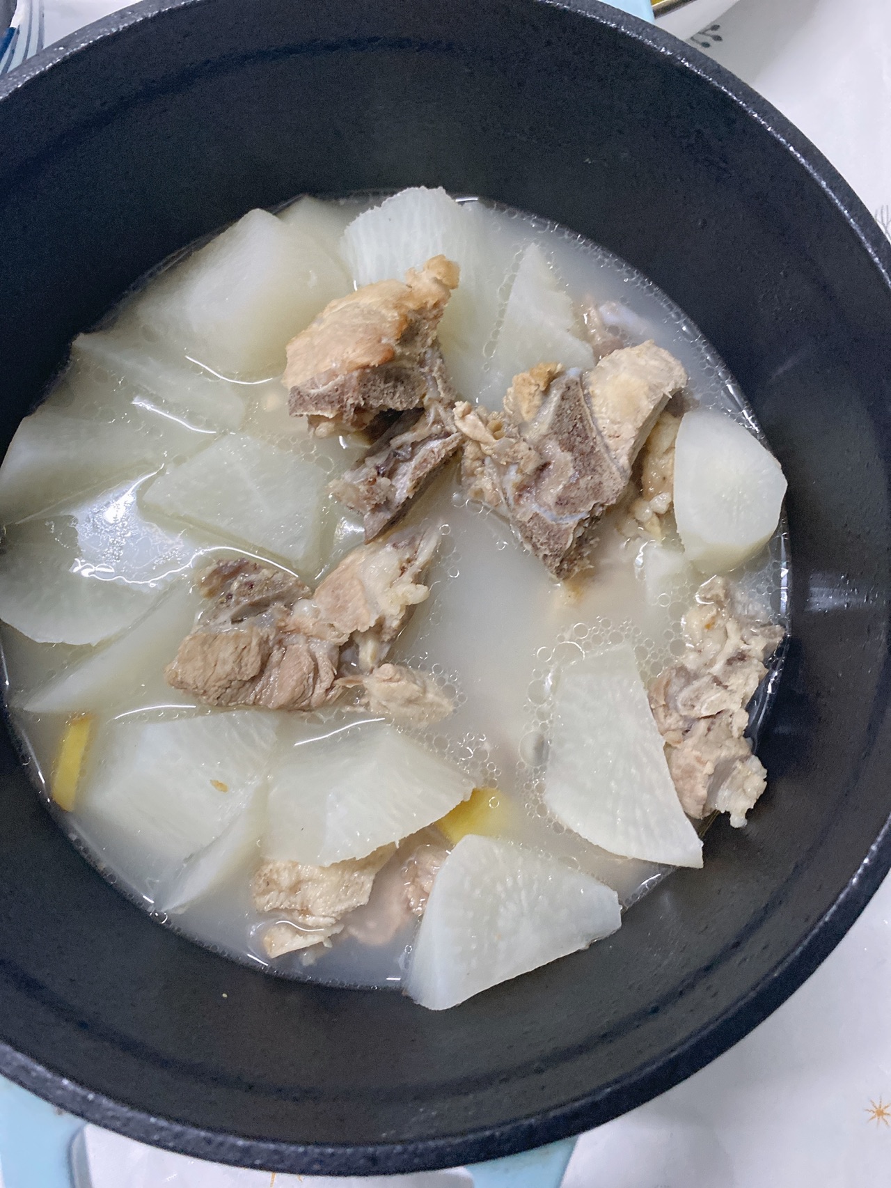 萝卜筒骨汤