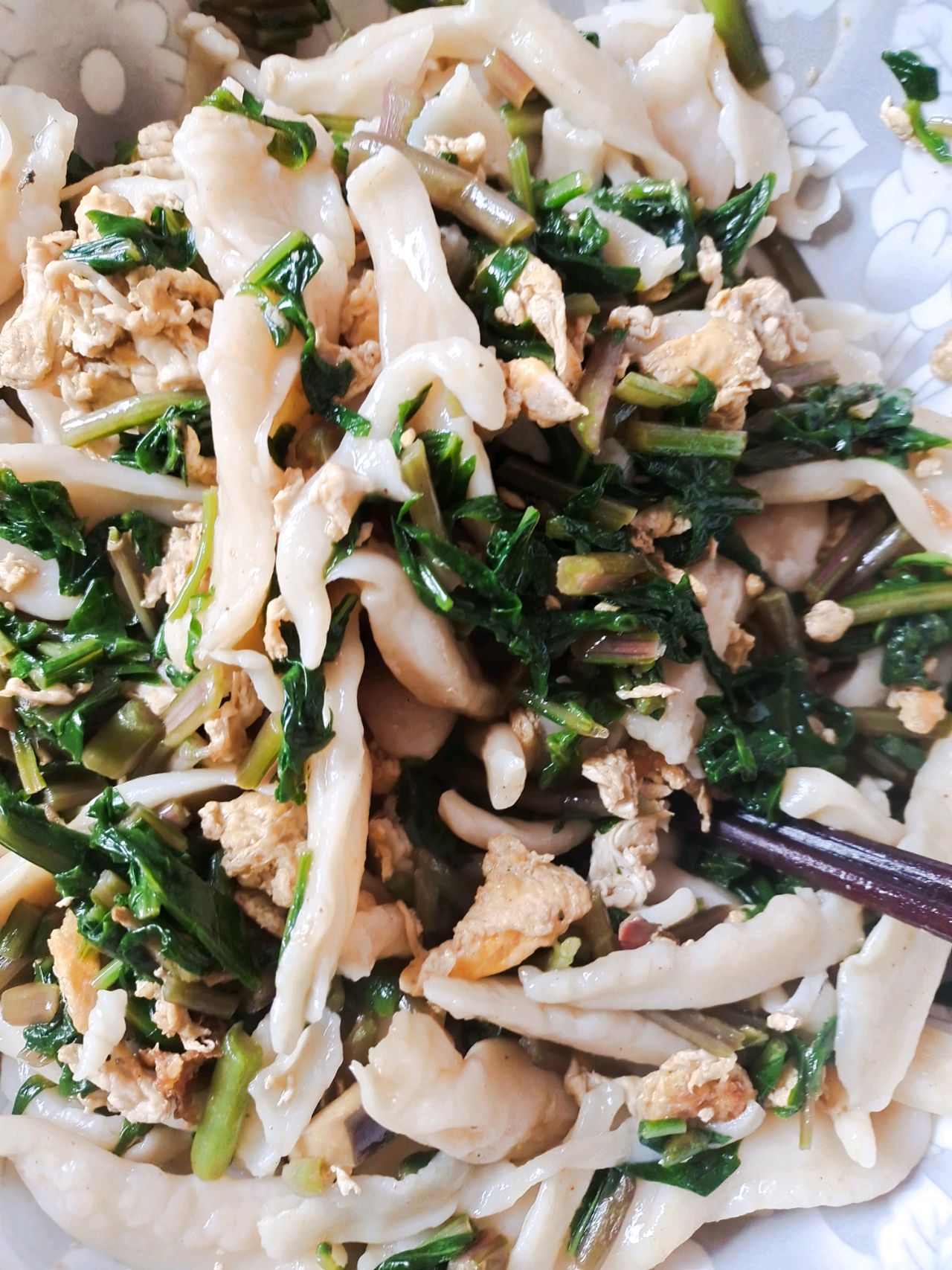 萝卜缨鸡蛋炒面头