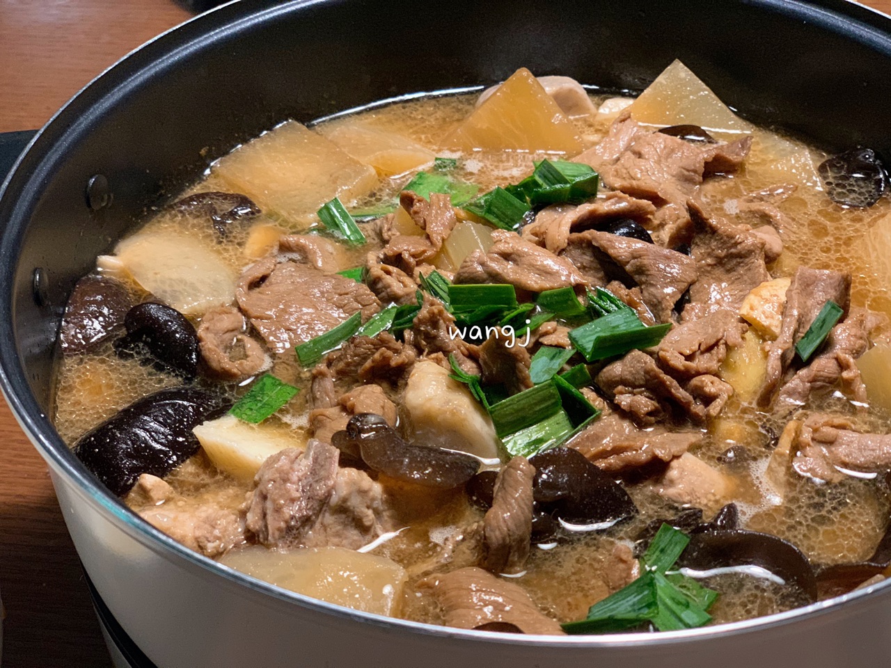 萝卜芋艿牛肉火锅
