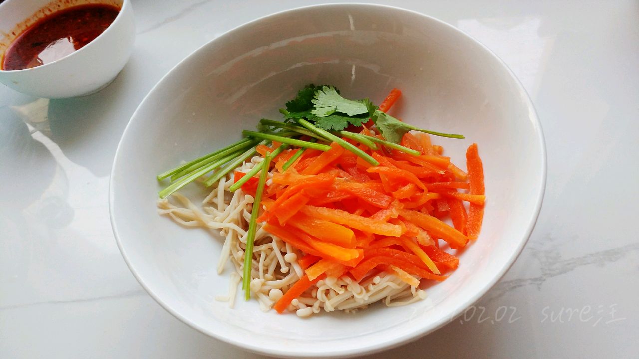 麻酱红油菇瓜牛