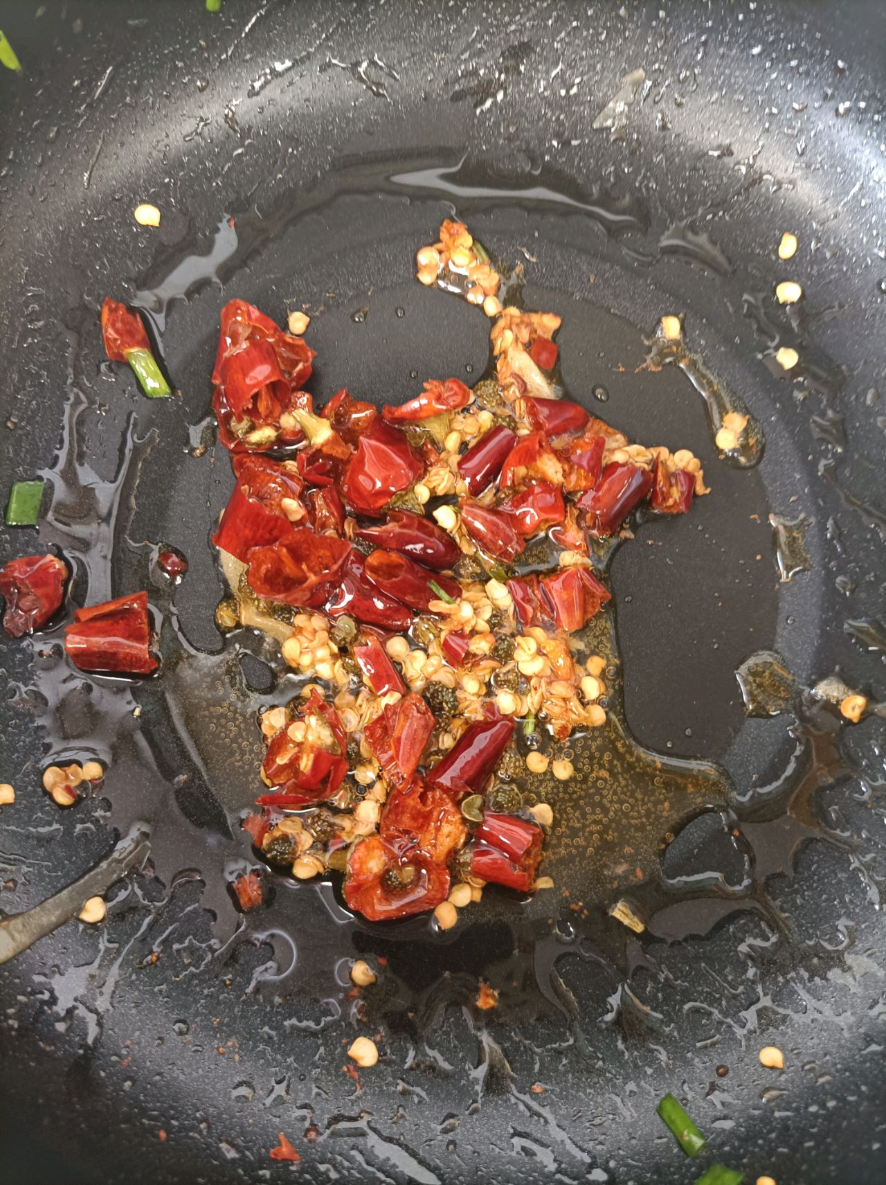 麻辣鸡尖