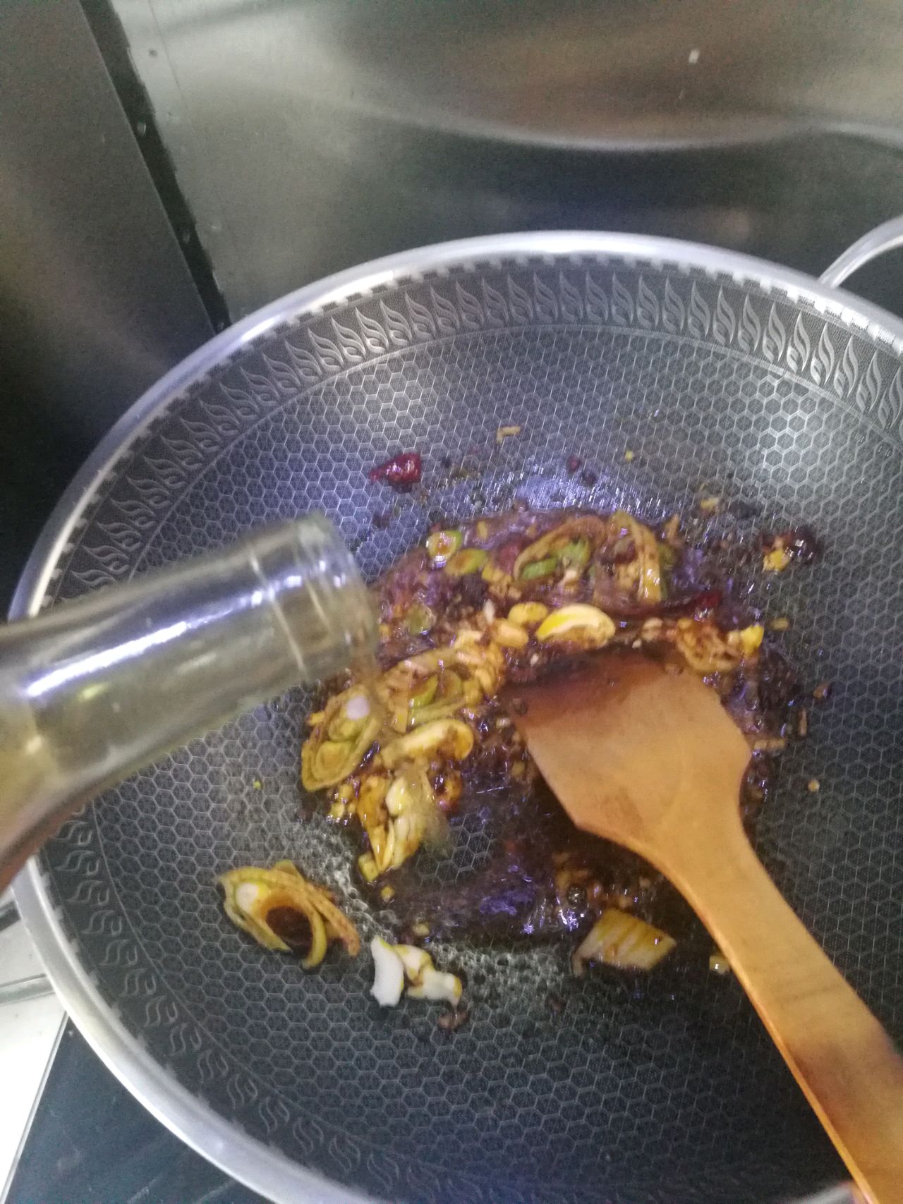 麻辣鲜香的炒藕丁