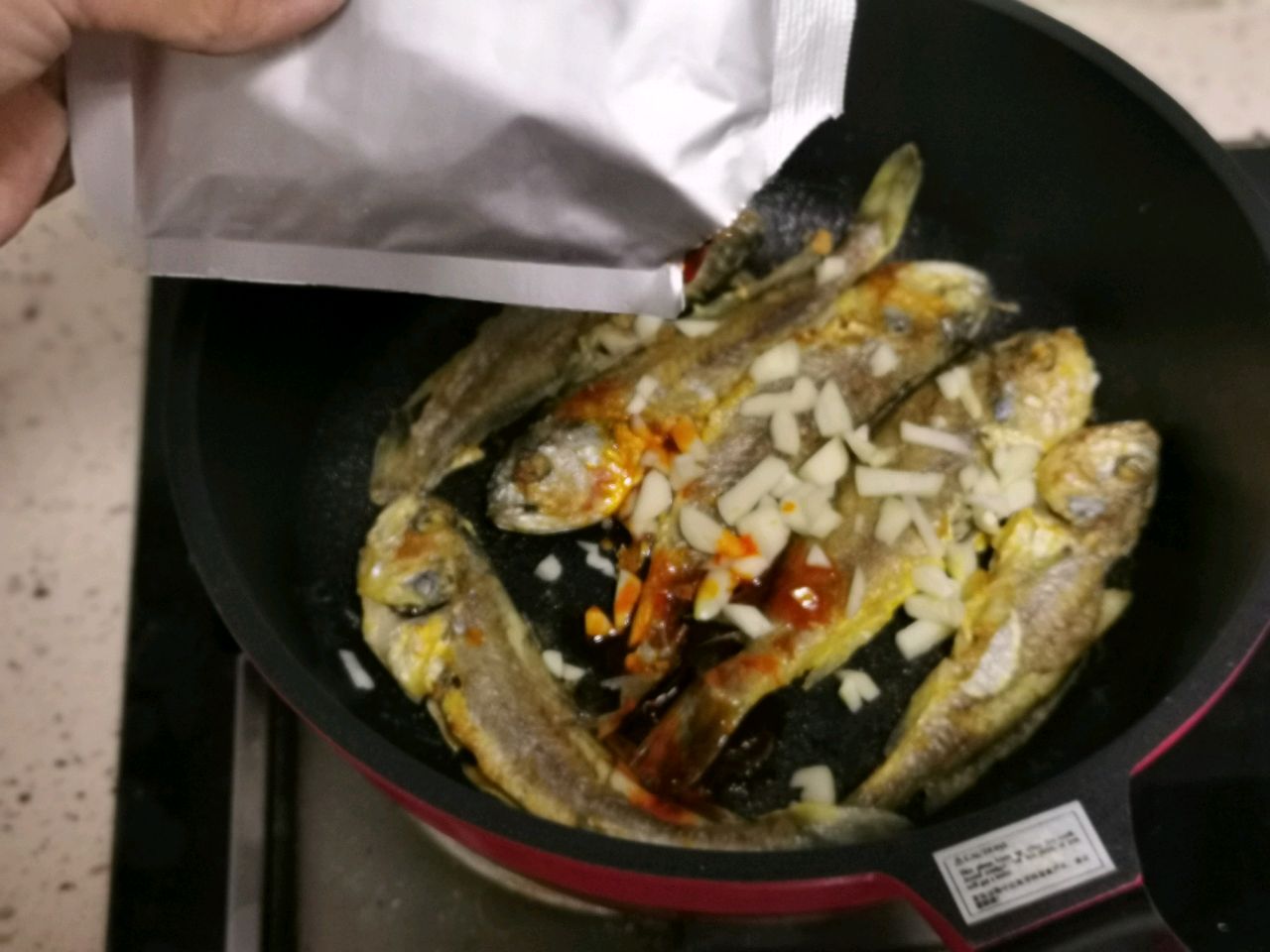 麻辣小黄鱼