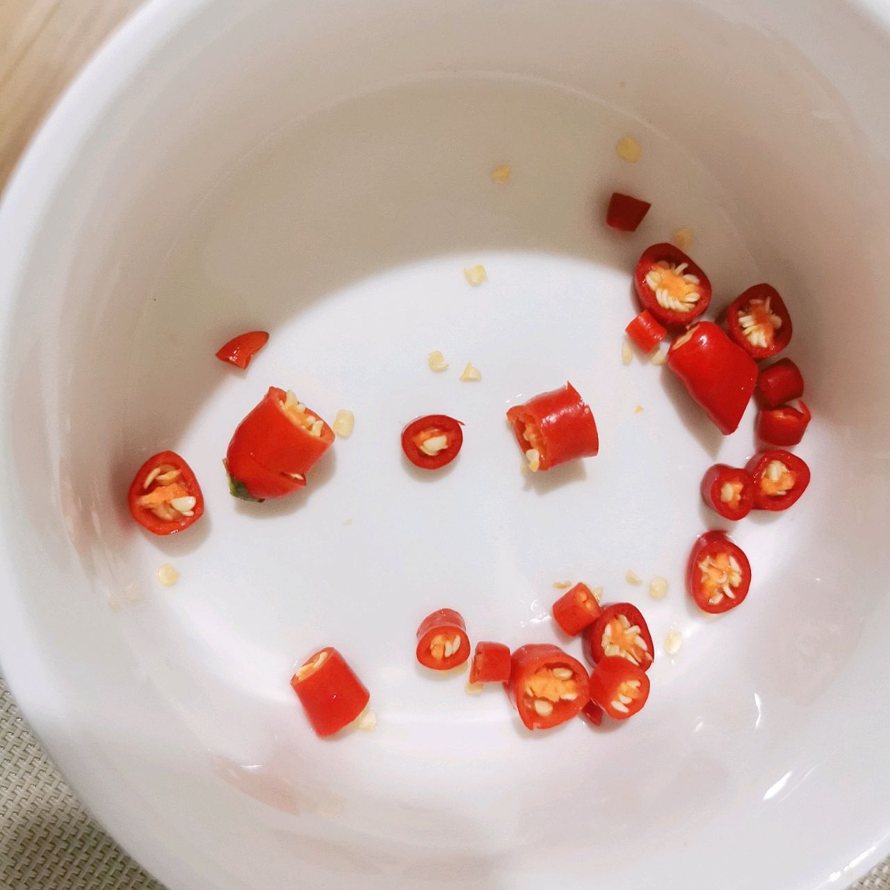 麻辣小鸭踢皮球（奇奇怪怪系列）