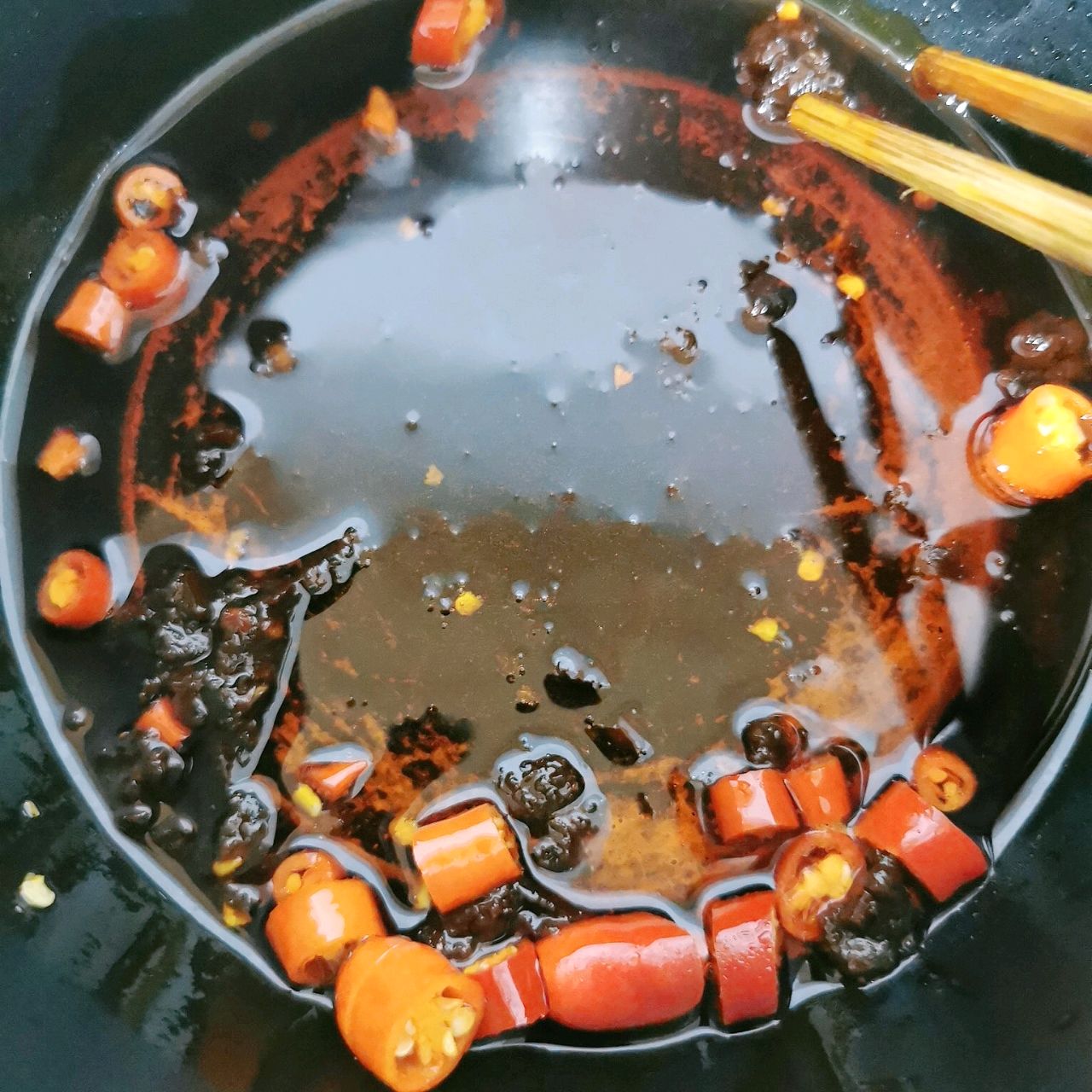 麻辣小鸭踢皮球（奇奇怪怪系列）