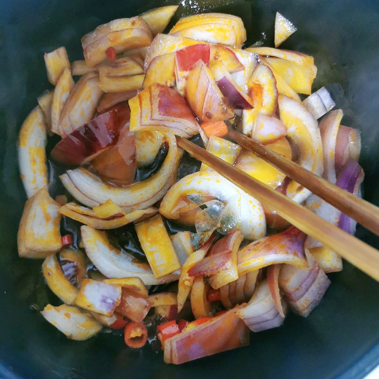 麻辣小鸭踢皮球（奇奇怪怪系列）