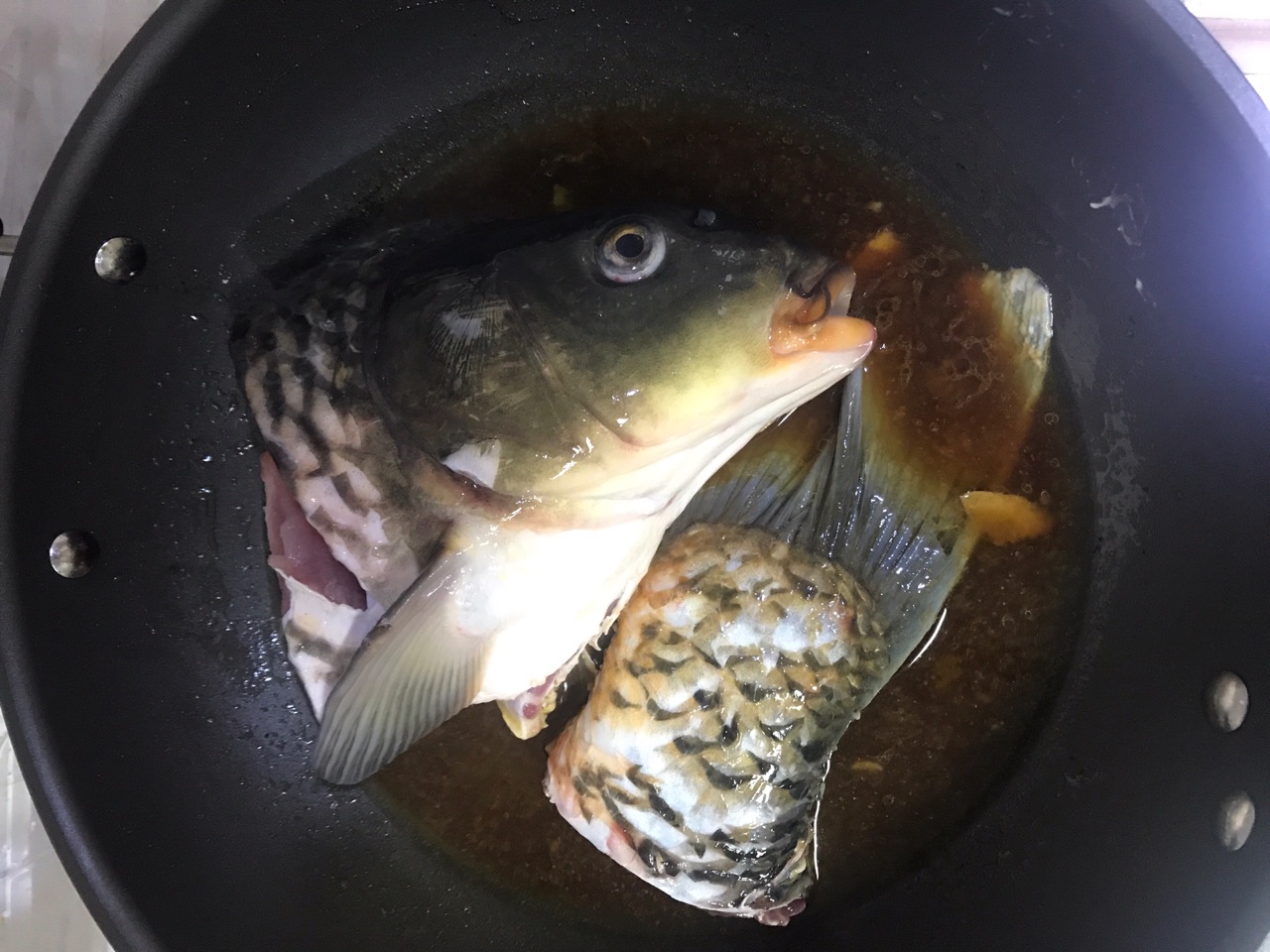 妈妈传授的酱炖鲤鱼