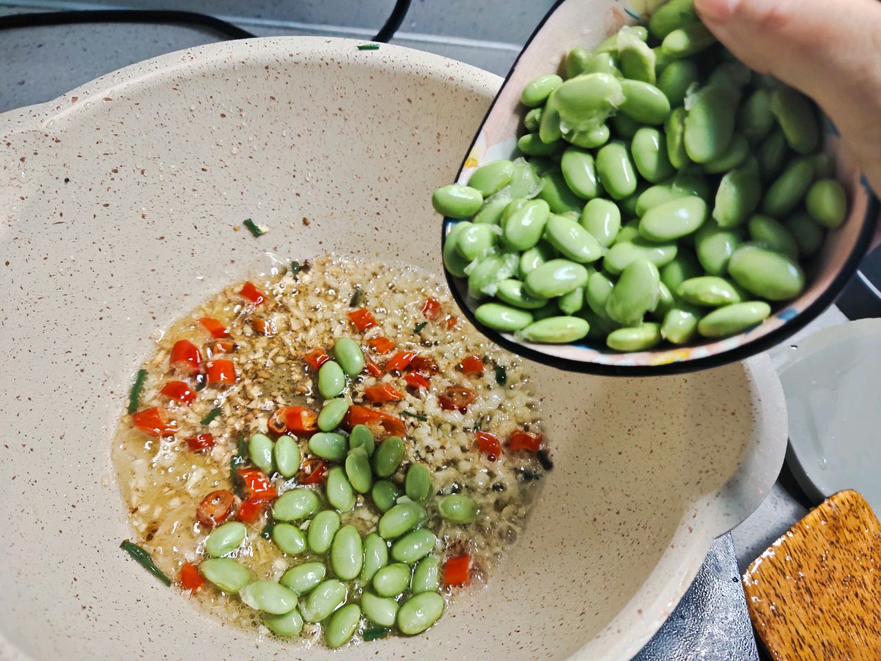 麻婆豆腐烧毛豆