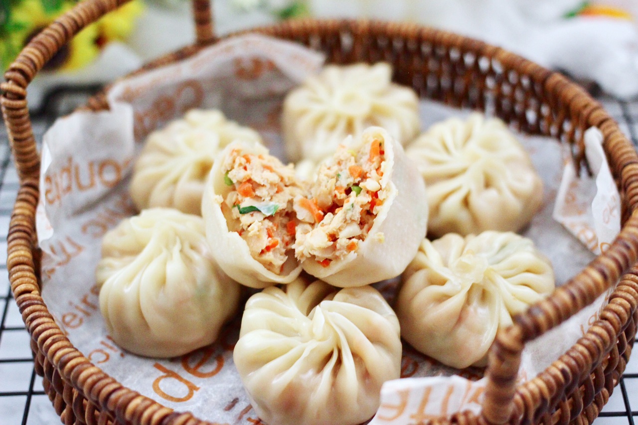 马蹄鸡肉小笼包