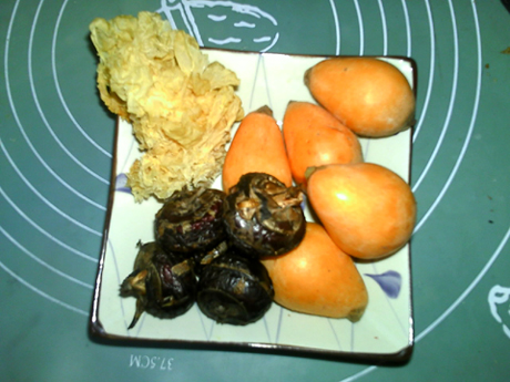 马蹄枇杷银耳羹