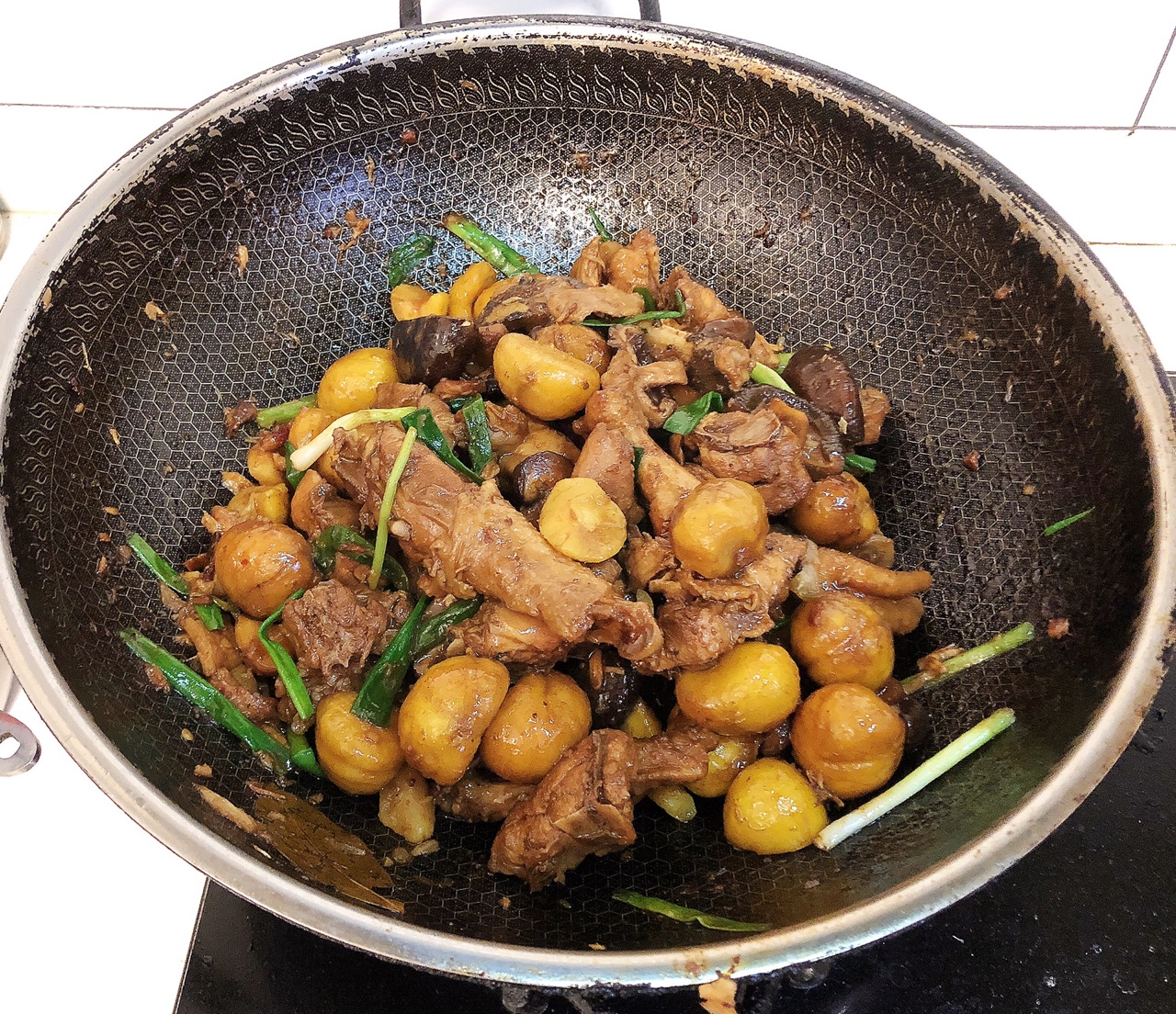 满满的栗子焖鸡(含剥栗子技巧)