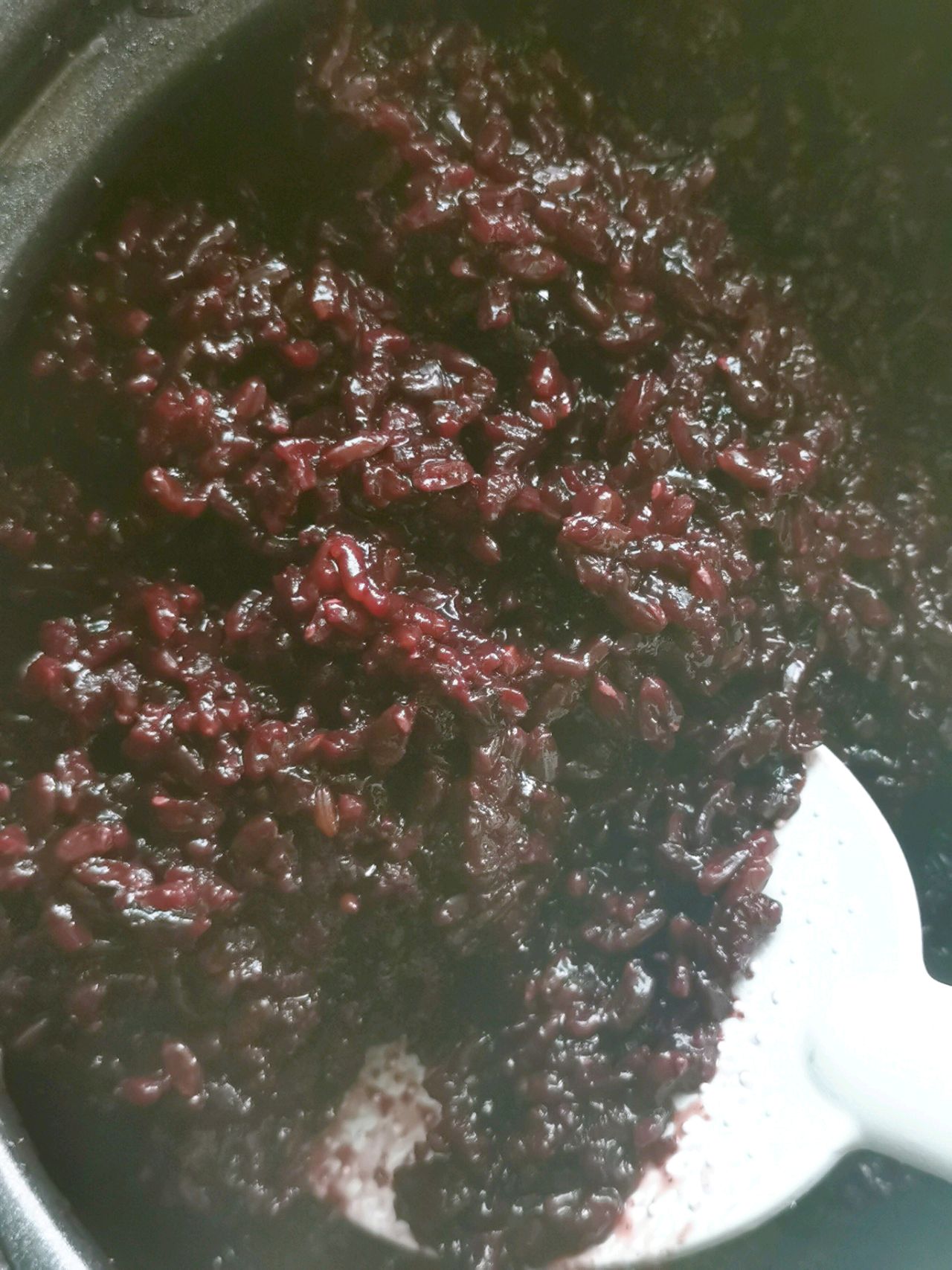 满满红豆紫米面包