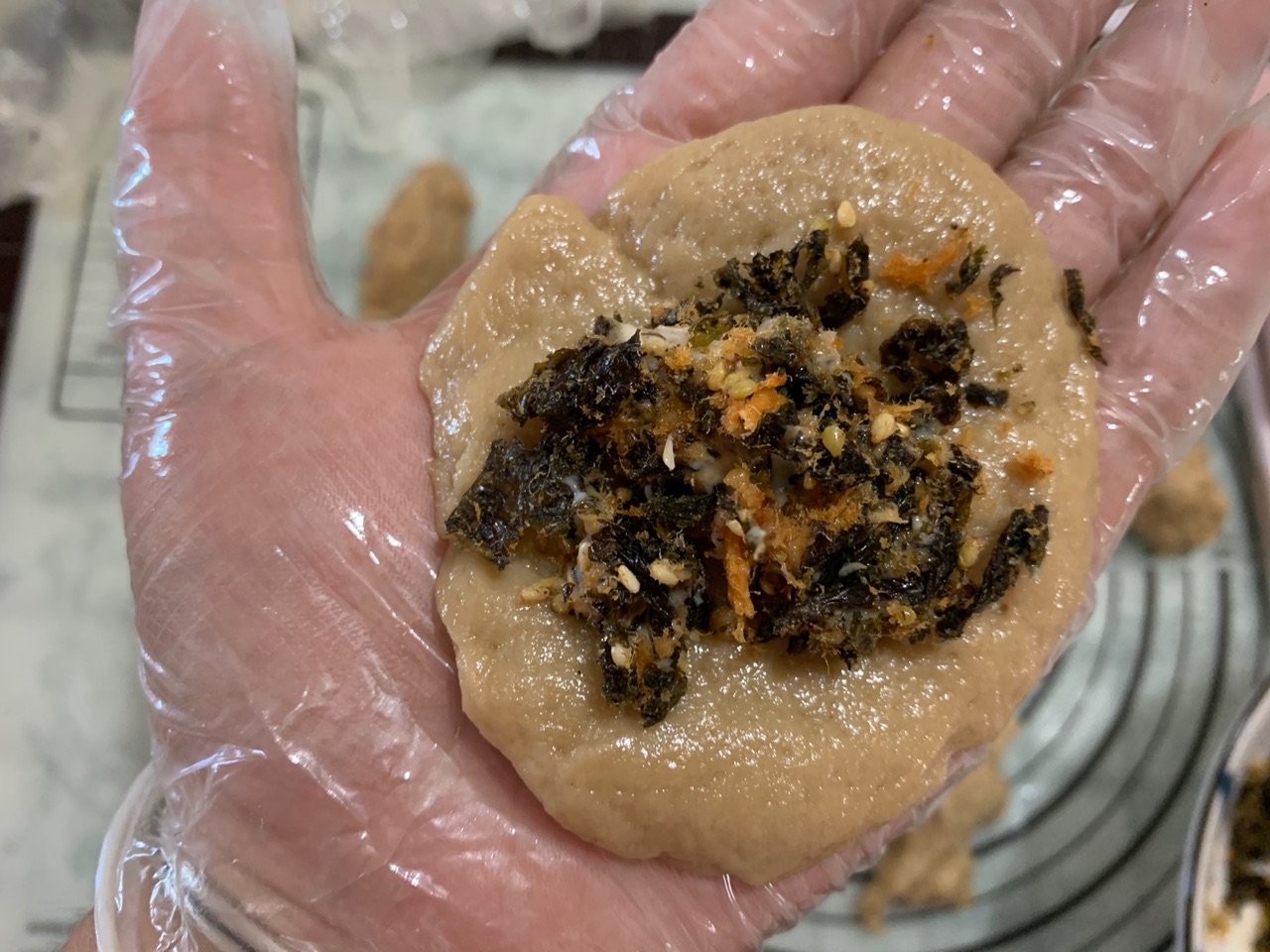 满满馅料无敌满足肉松麻薯包
