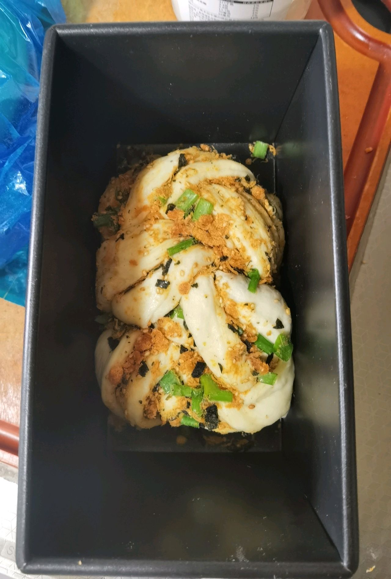 满屋飘香～葱香肉松吐司