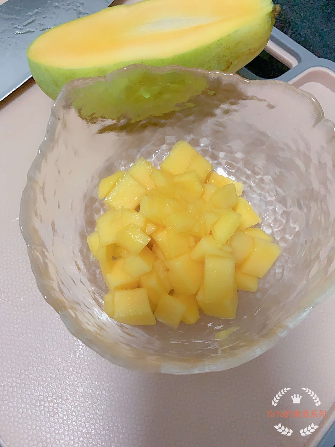 芒果牛油果沙拉佐青柠汁