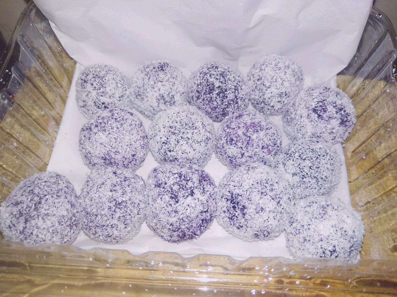 芒果椰香紫薯球