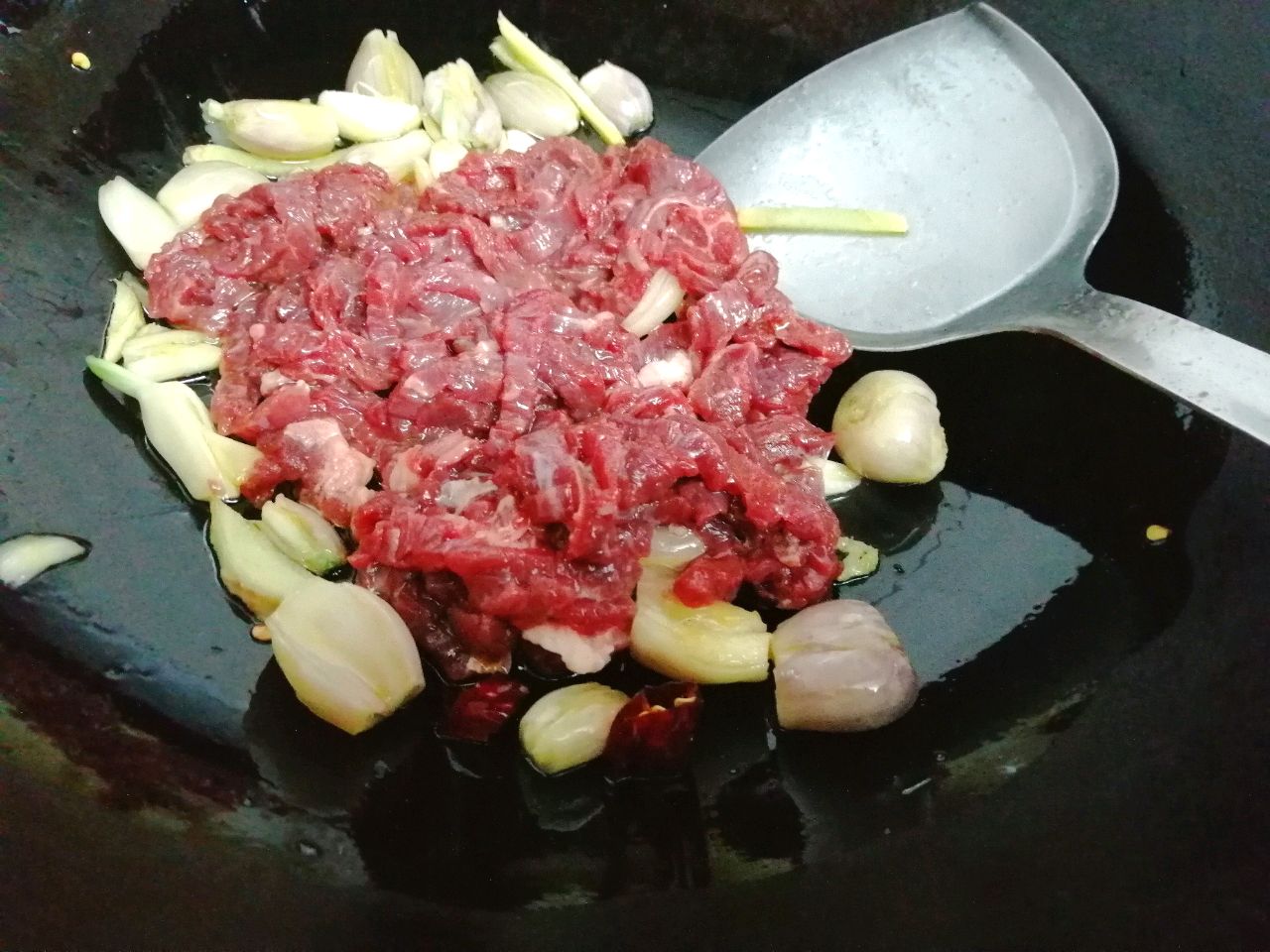 毛葱烧牛肉