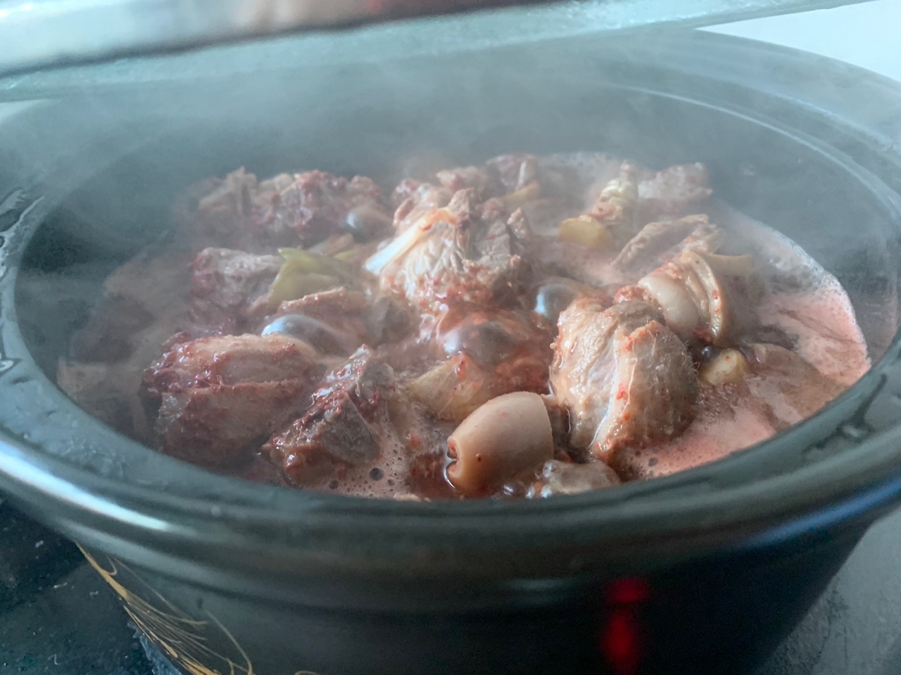 貌似忧伤的羊肉煲
